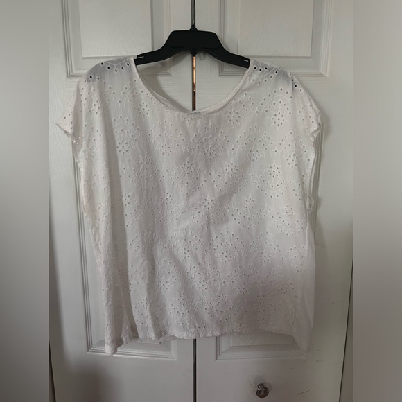 Old Navy Tops - Old Navy XL White Short Sleeve Blouse